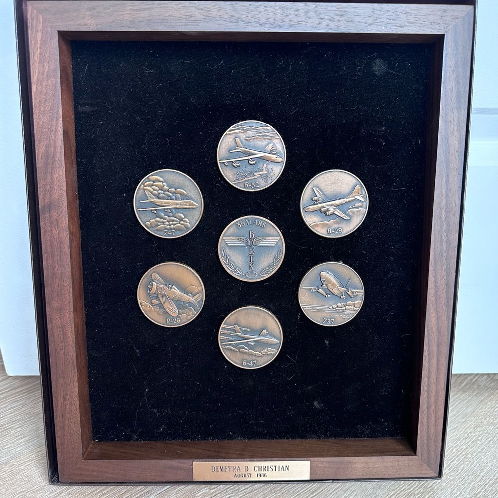Vintage Boeing 35 Years Commemorative Bronze Collectible Coin Plaque (1986) - Picture 10 of 11